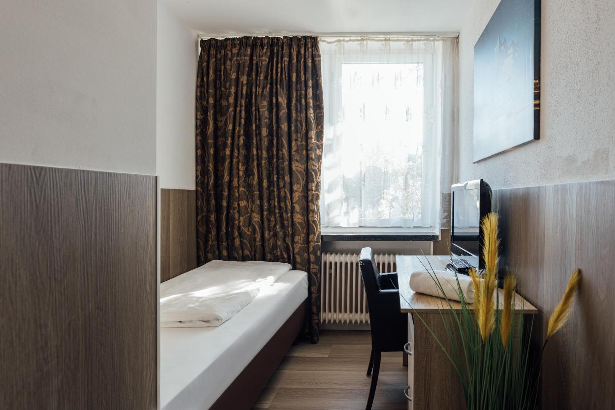 Hotel Hanseat Hamburg Bagian luar foto