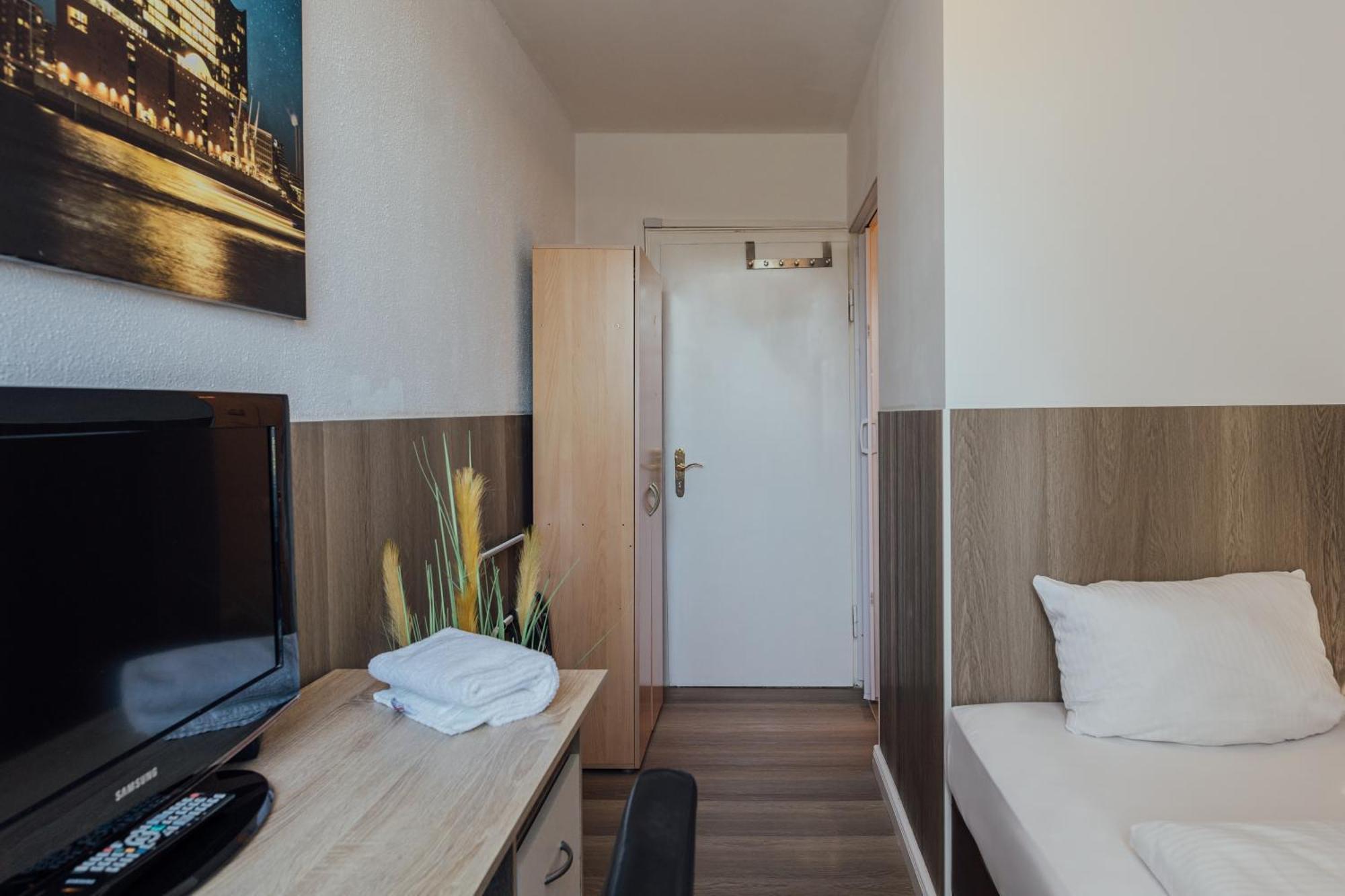 Hotel Hanseat Hamburg Bagian luar foto