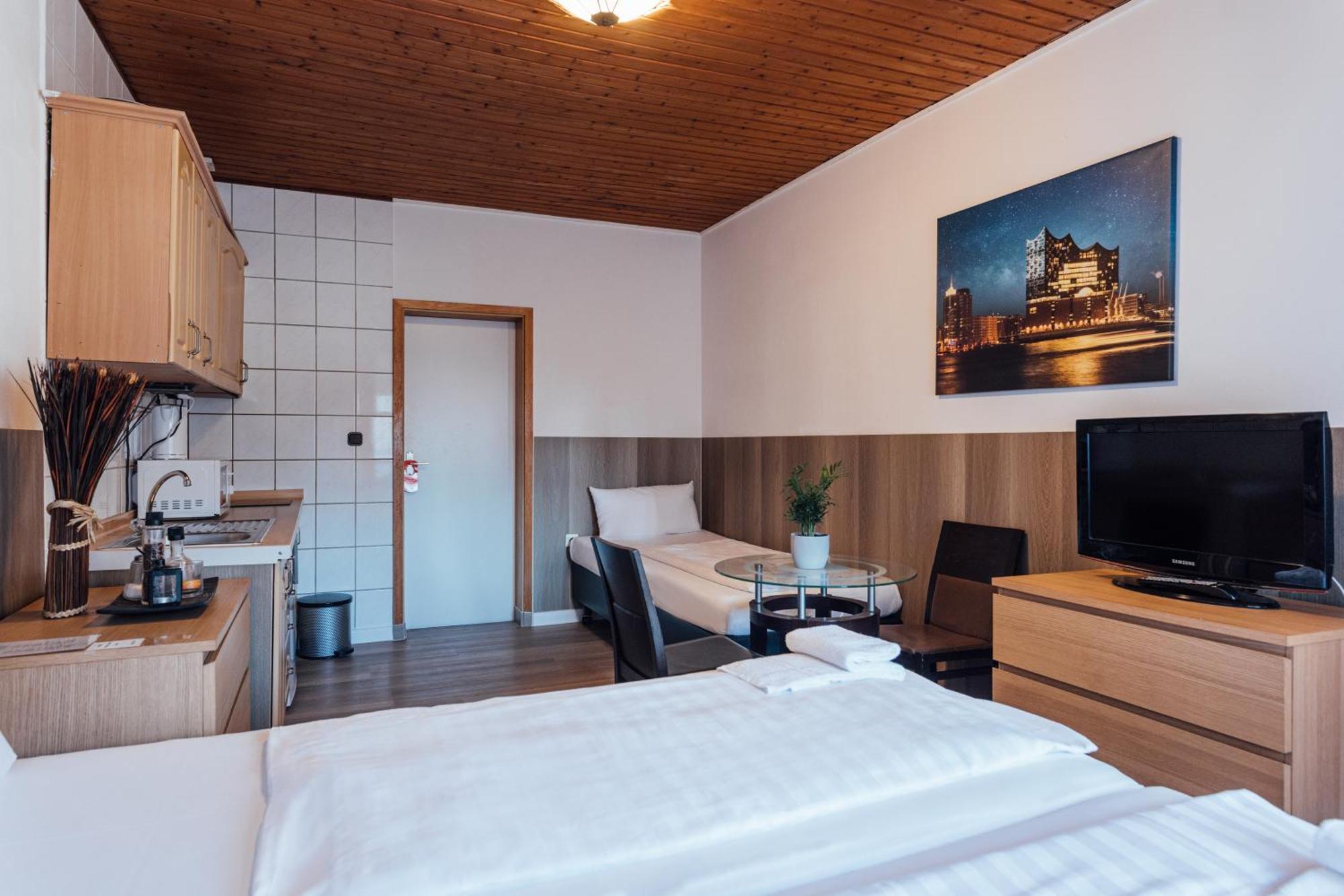 Hotel Hanseat Hamburg Bagian luar foto